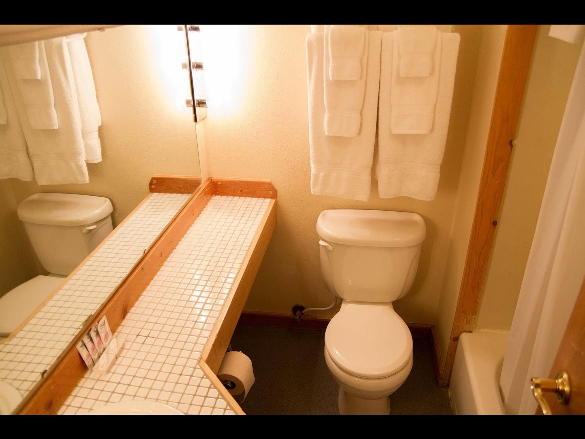 אשפורד Whittaker'S Motel & Historic Bunkhouse מראה חיצוני תמונה