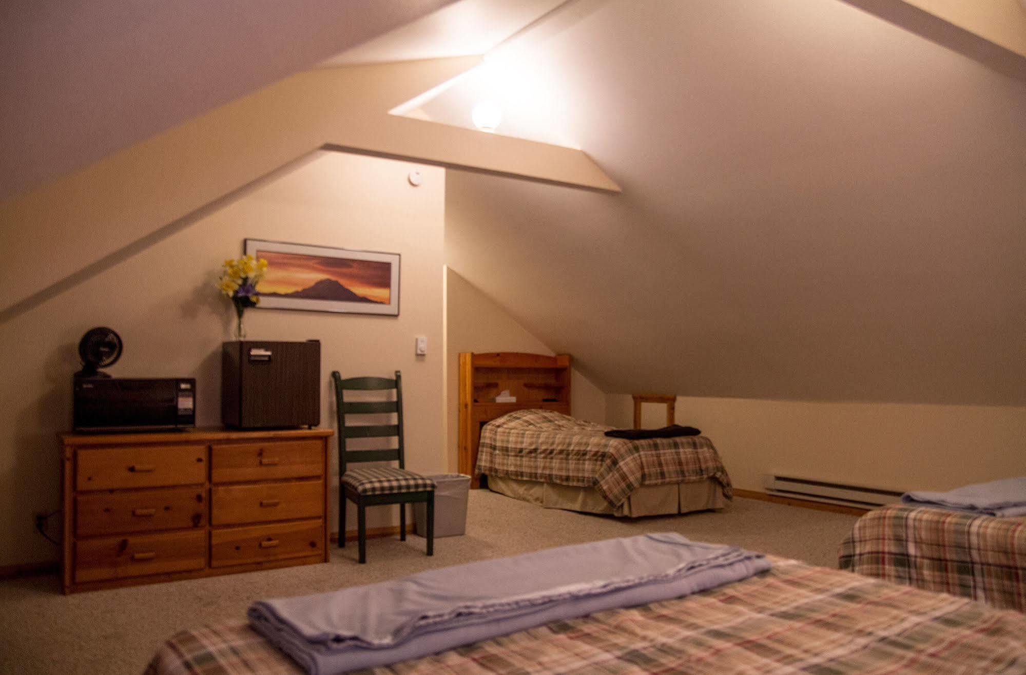 אשפורד Whittaker'S Motel & Historic Bunkhouse מראה חיצוני תמונה